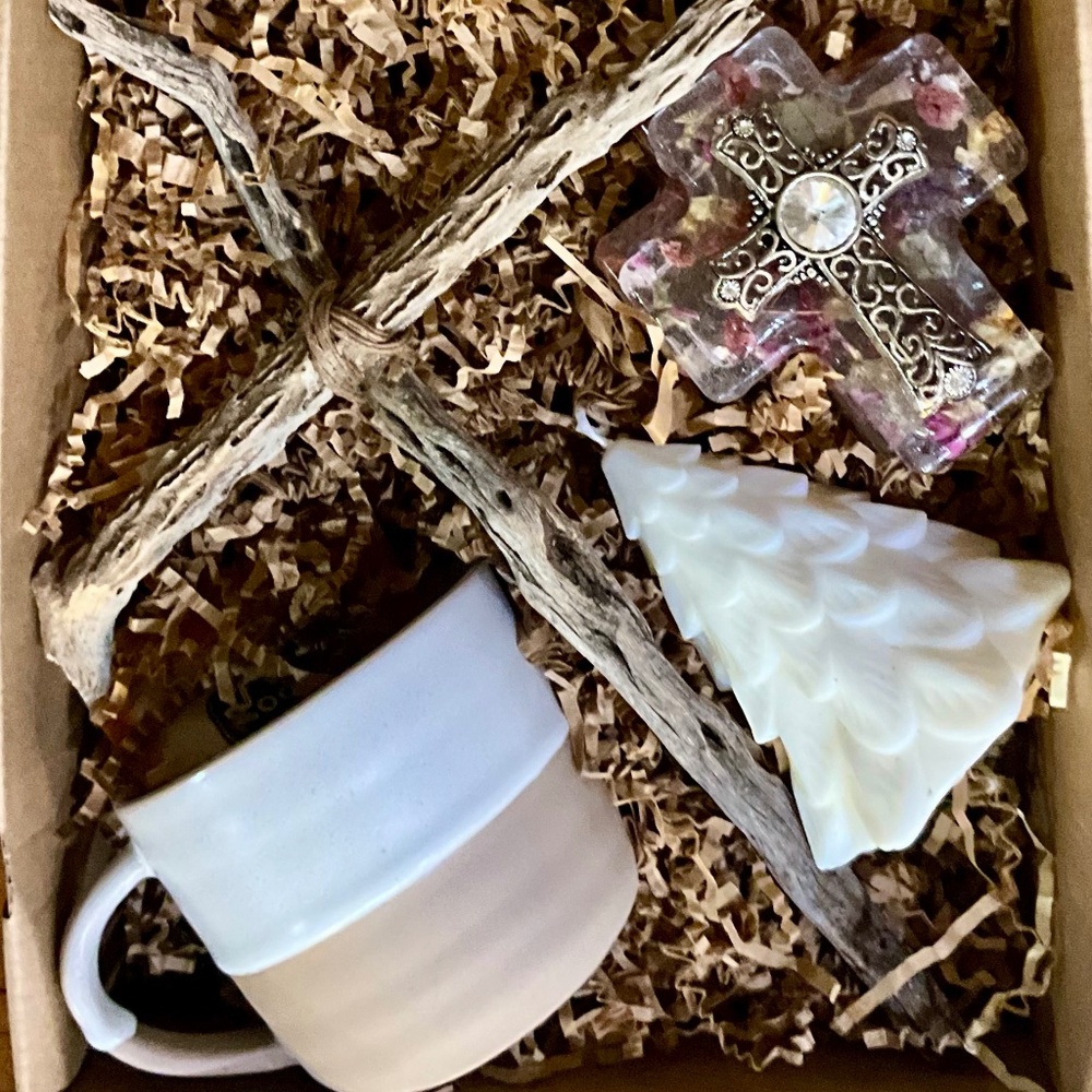 Old Rugged Cross Gift Box - Picture 3 of 14